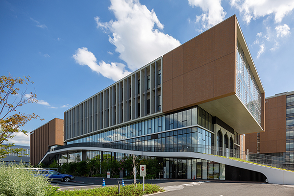 LIXIL ビジネス情報｜名城大学ナゴヤドーム前キャンパス｜タイル｜施工事例