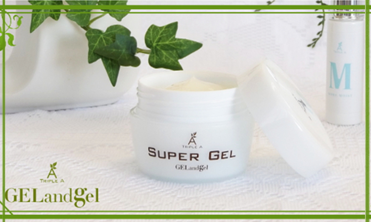 うるおい与える保湿成分たっぷりスーパーゲル130g＆肌細胞の活性を促す