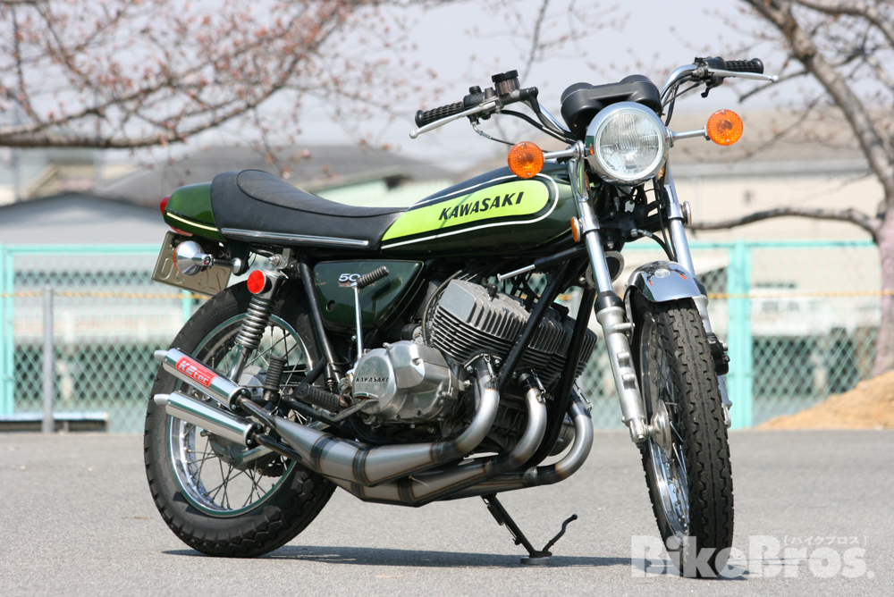 パワーアイテム、エグゾーストチャンバーで伝説のカワサキ3気筒の