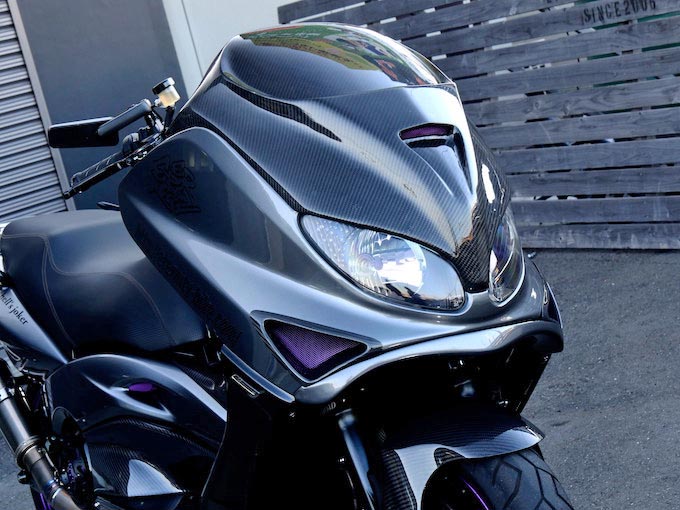 TMAXの力強さと高級感をブラッシュアップ プロが造るカスタム ビッグ