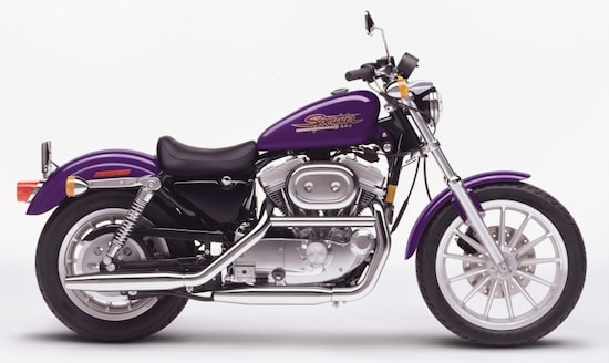 ハーレー初心者必見】スポーツスター883と1200の違いや歴代モデルを全