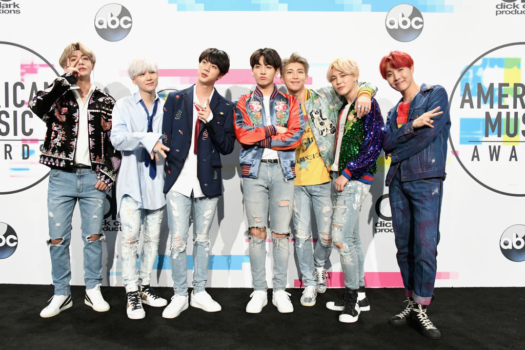 BTS (防弾少年団)、マテル社とコラボした公式ドール・コレクションが