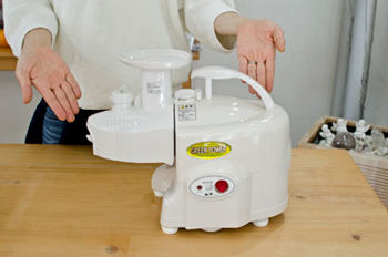 低速回転圧搾式ツインギアジューサー 「グリーンパワージューサー