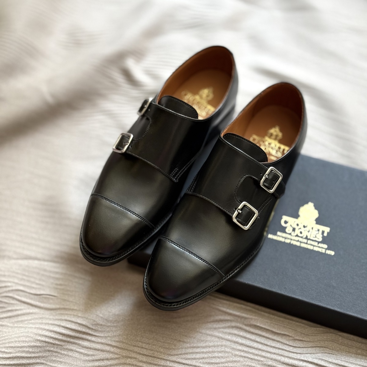 英国の老舗メーカーであるクロケット＆ジョーンズのレディース靴です