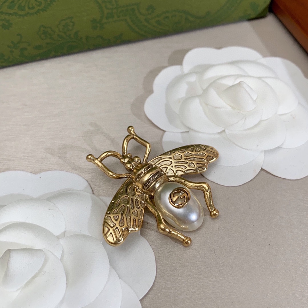 グッチ ブローチ，グッチ 蜂 ブローチ，Gucci - グッチ ブローチ
