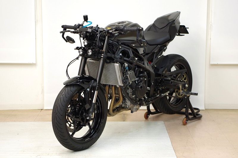 ストリートファイター系バイクのヘッドライト デュアルヘッドライト