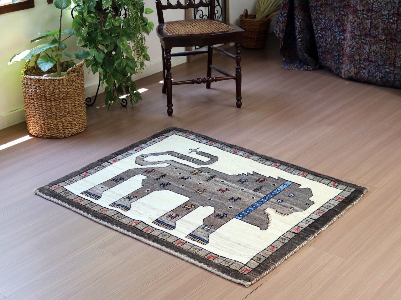 ギャッベ（ギャベ）専門店 インプレッションオブギャッベ / ライオン