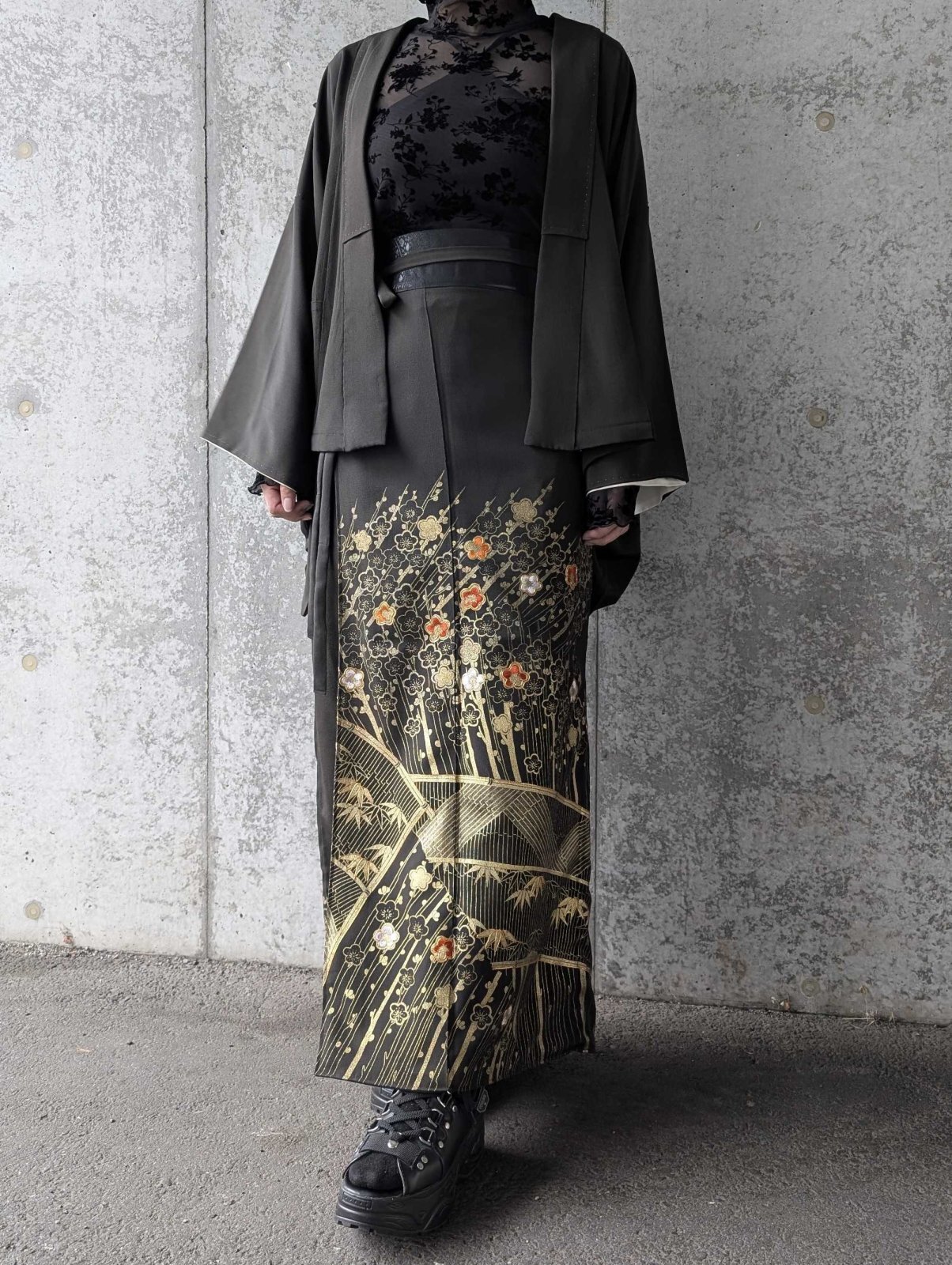 金駒×梅竹文様×黒橡色】黒留袖ラップスカートセットアップ｜着物
