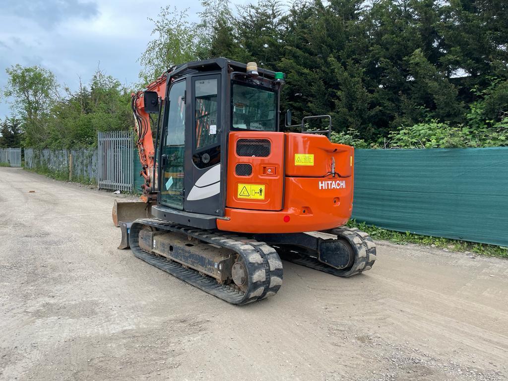 HITACHI ZX85USB-5A - Gleneden