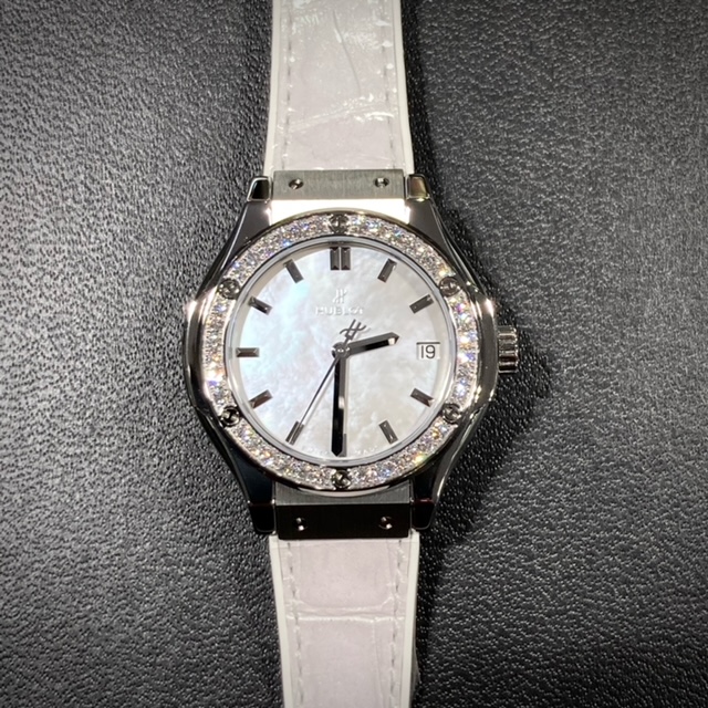 ウブロ(HUBLOT) クラシック・フュージョン パールホワイト