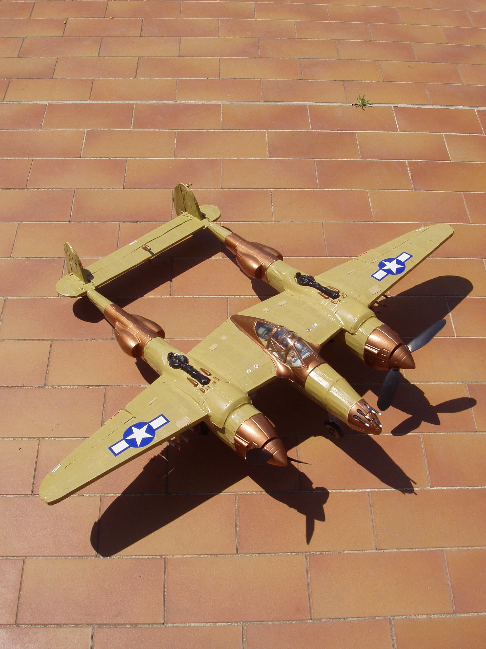 P38 Lightning - Paul K. Guillow, Inc.