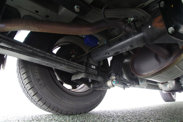 NV350キャラバン玄武ハイトダウンブロックで1インチローダウン