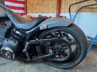 ハーレーダビットソンFXSBブレイクアウト 純正リアフェンダーを使用し