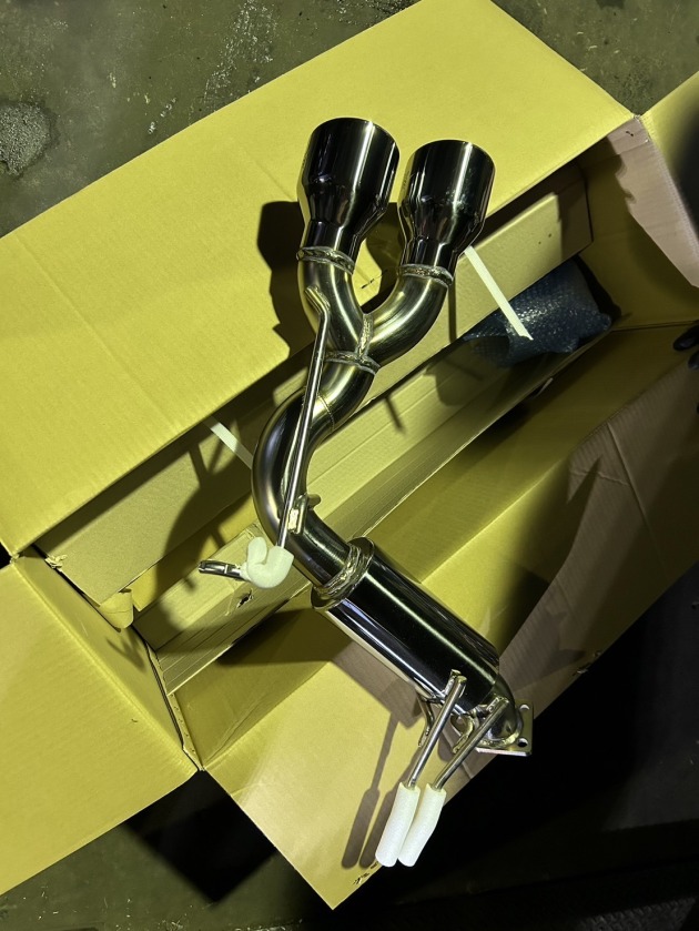 デリカ D:5にZERO1000パワーチャンバーとJAOSマフラーを取り付け