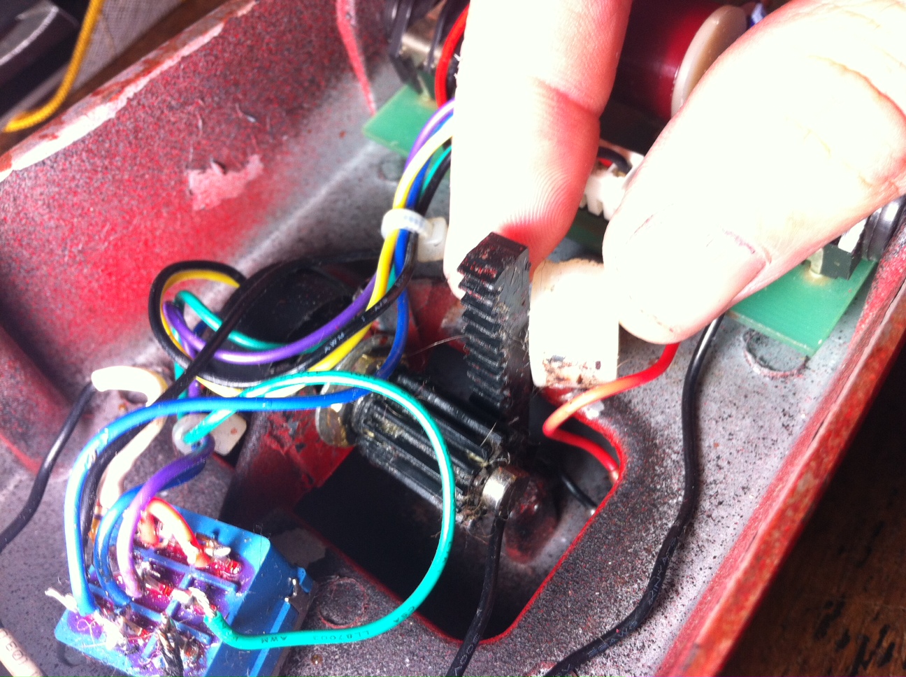 Sewer Bæby part 2: GCB-95 Crybaby mods – Doktor Ross Sewage