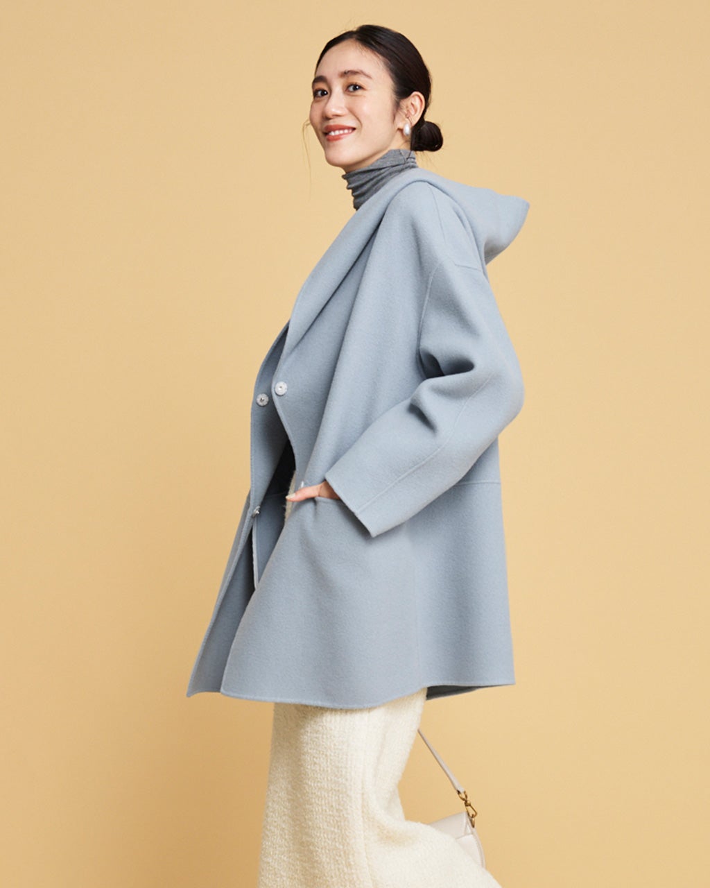 カシミヤ混ウールリバーコート／フーディ/DoCLASSE