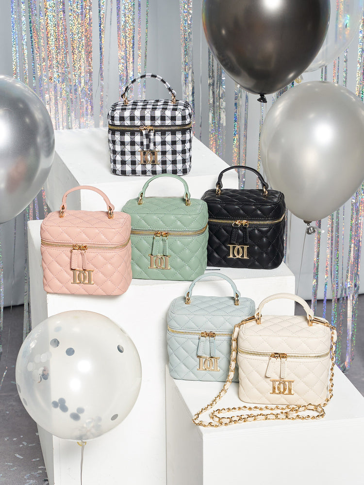 新品未使用】ダーリッチ キルティングスクエアミニバッグ