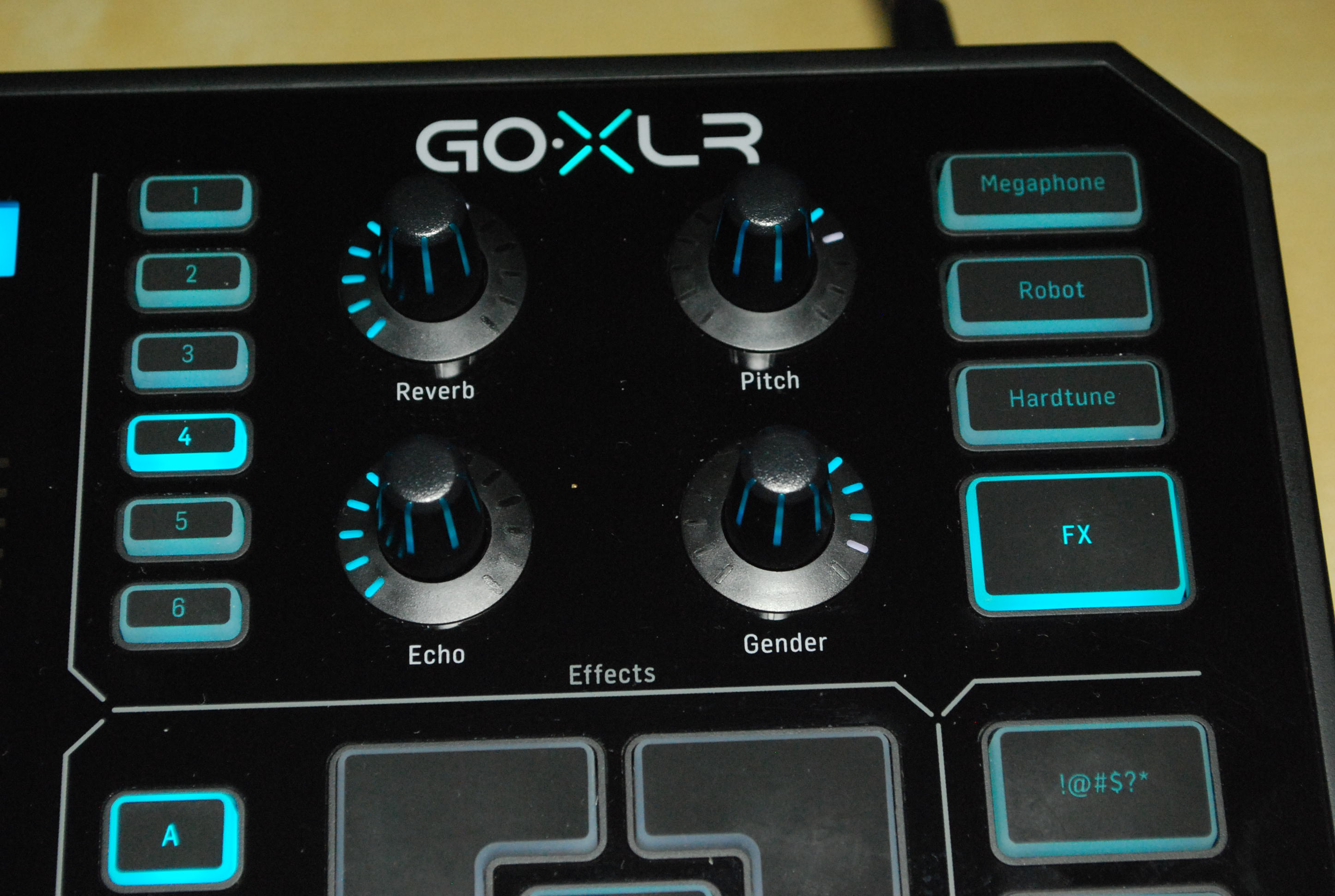 YouTuberに最適！声を変幻自在に変えられる夢のスーパーボイス