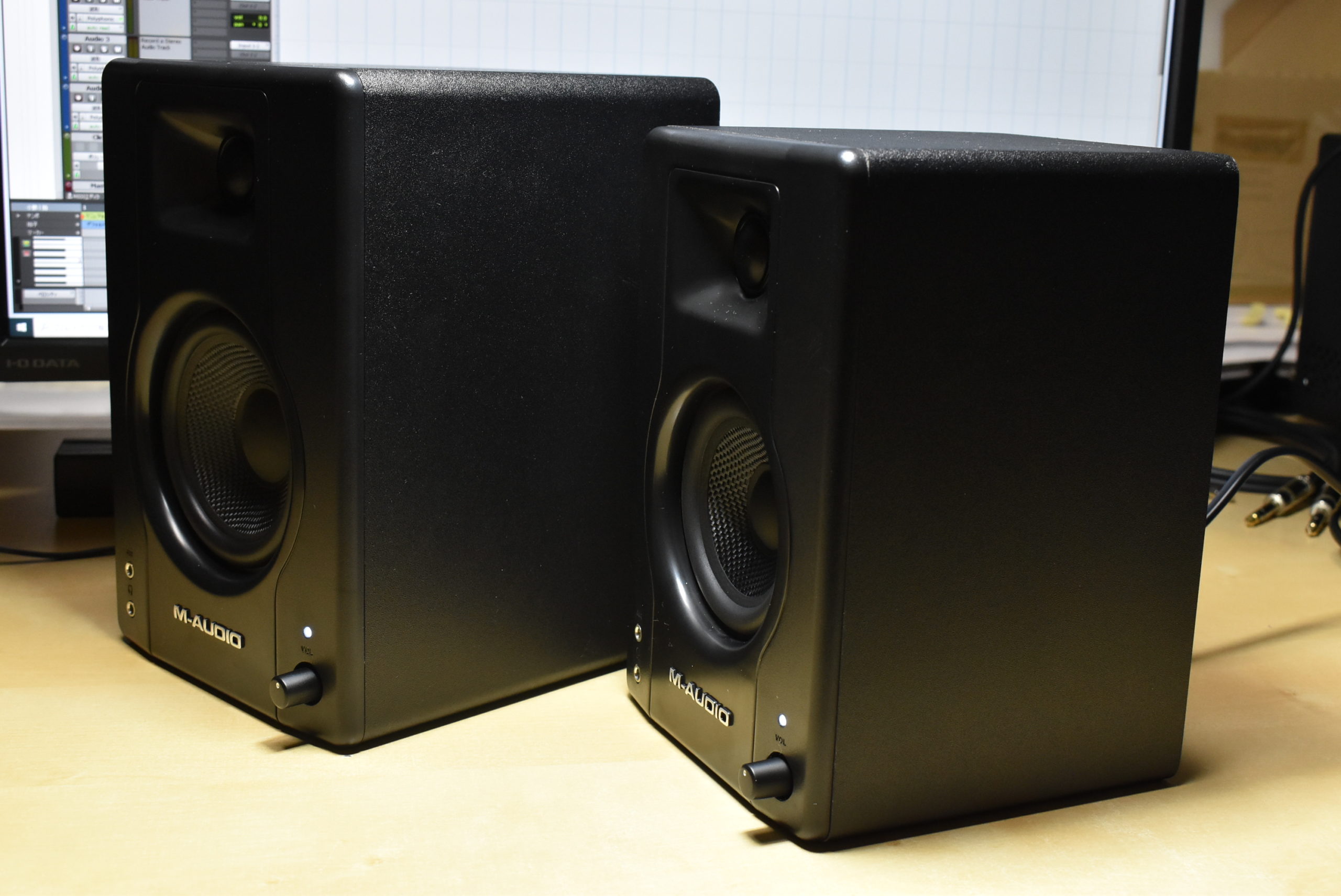 15,000円で買えるコンパクトなモニタスピーカー、M-AudioのBX3、BX4が