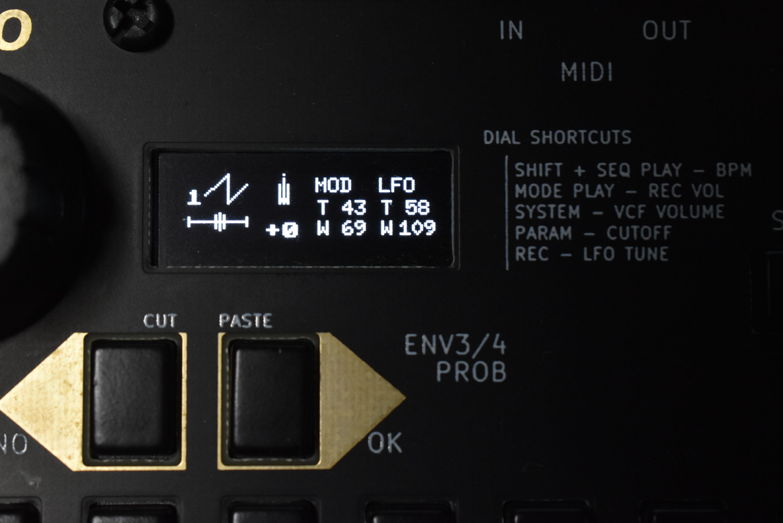 小さなガジェット型シンセ、NUNOMO QUN mk2はシーケンサ、ルーパー