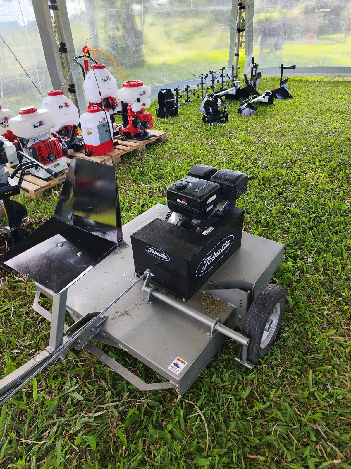 Roçadeira Traseira Motorizada RTM-900 C/ Motor Toyama 15hp - BSS