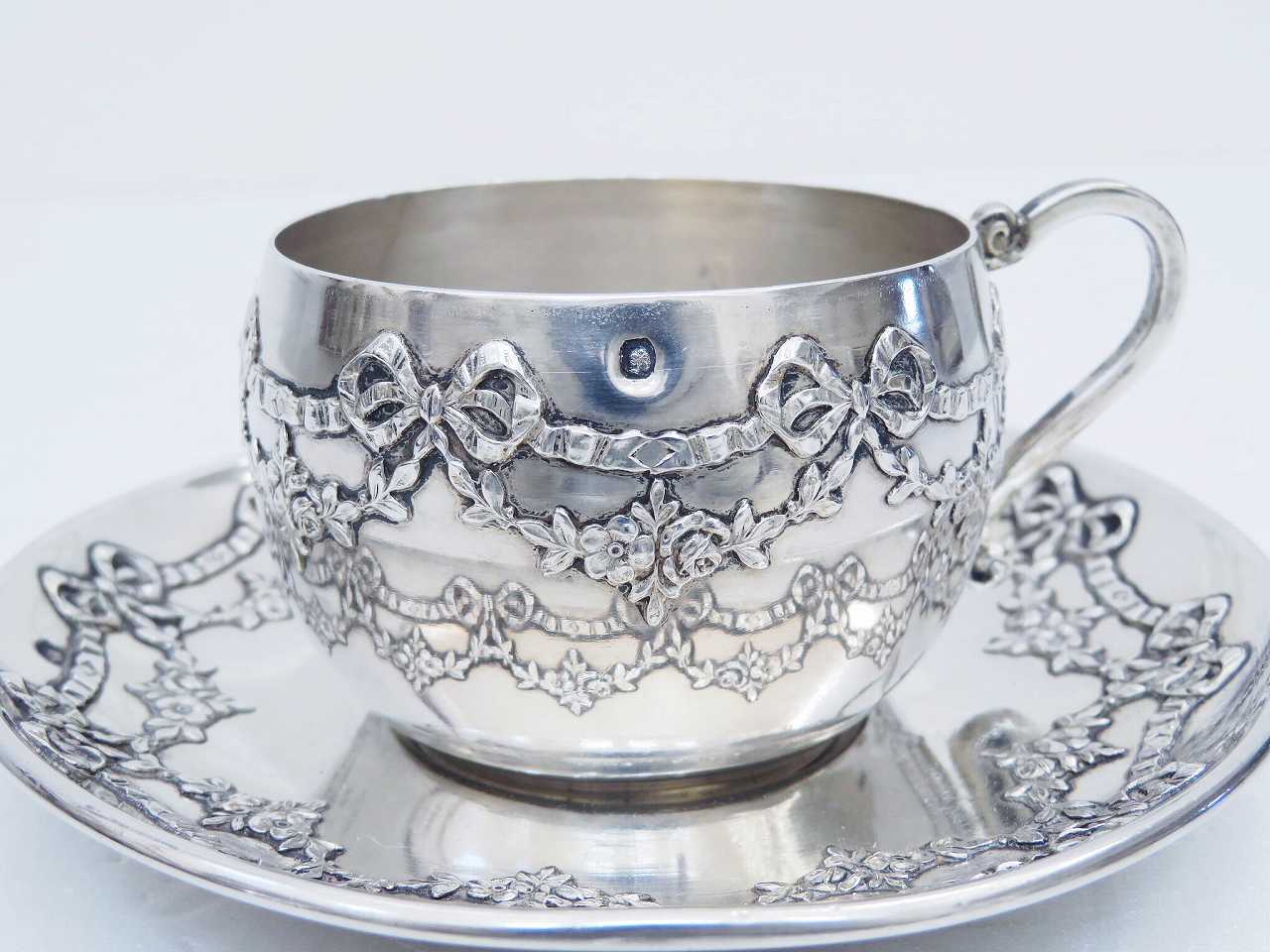 純銀 リボンと薔薇ガーランド装飾カップ＆ソーサー - 薔薇と天使の