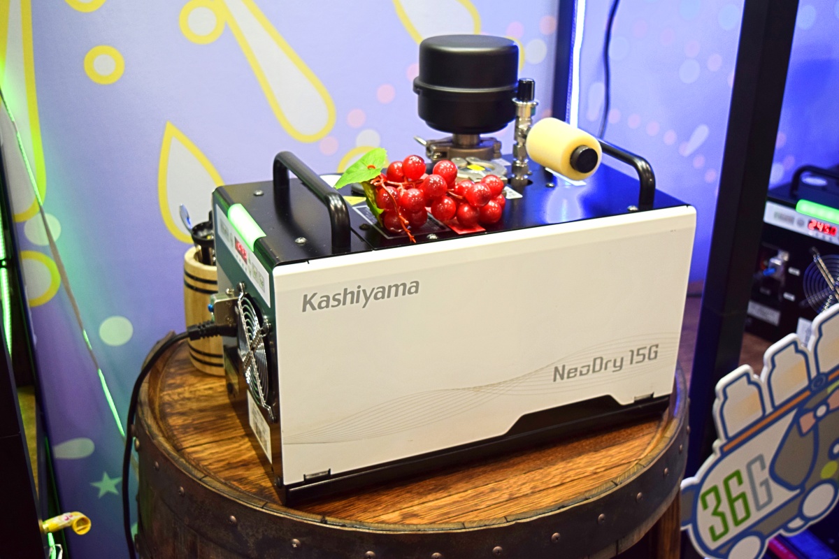 樫山工業の小型空冷ドライポンプ「NeoDry Gシリーズ」（JASIS 2025