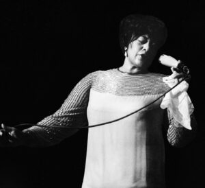 エラ・フィッツジェラルド、1967年にオークランド・コロシアムで行われ