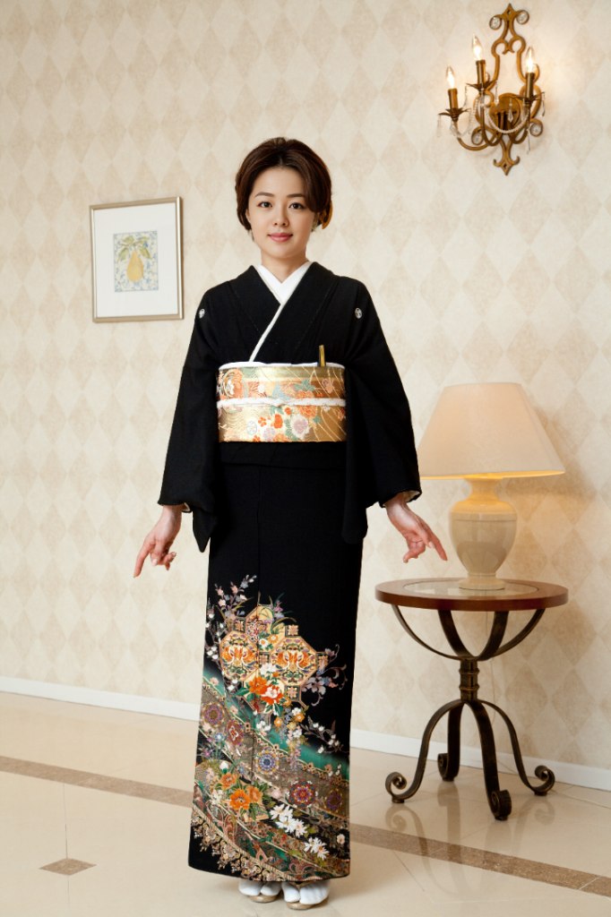 SOMM029｜黒留袖(京友禅燭光鳳凰)11号（M）｜留袖レンタル 和匠