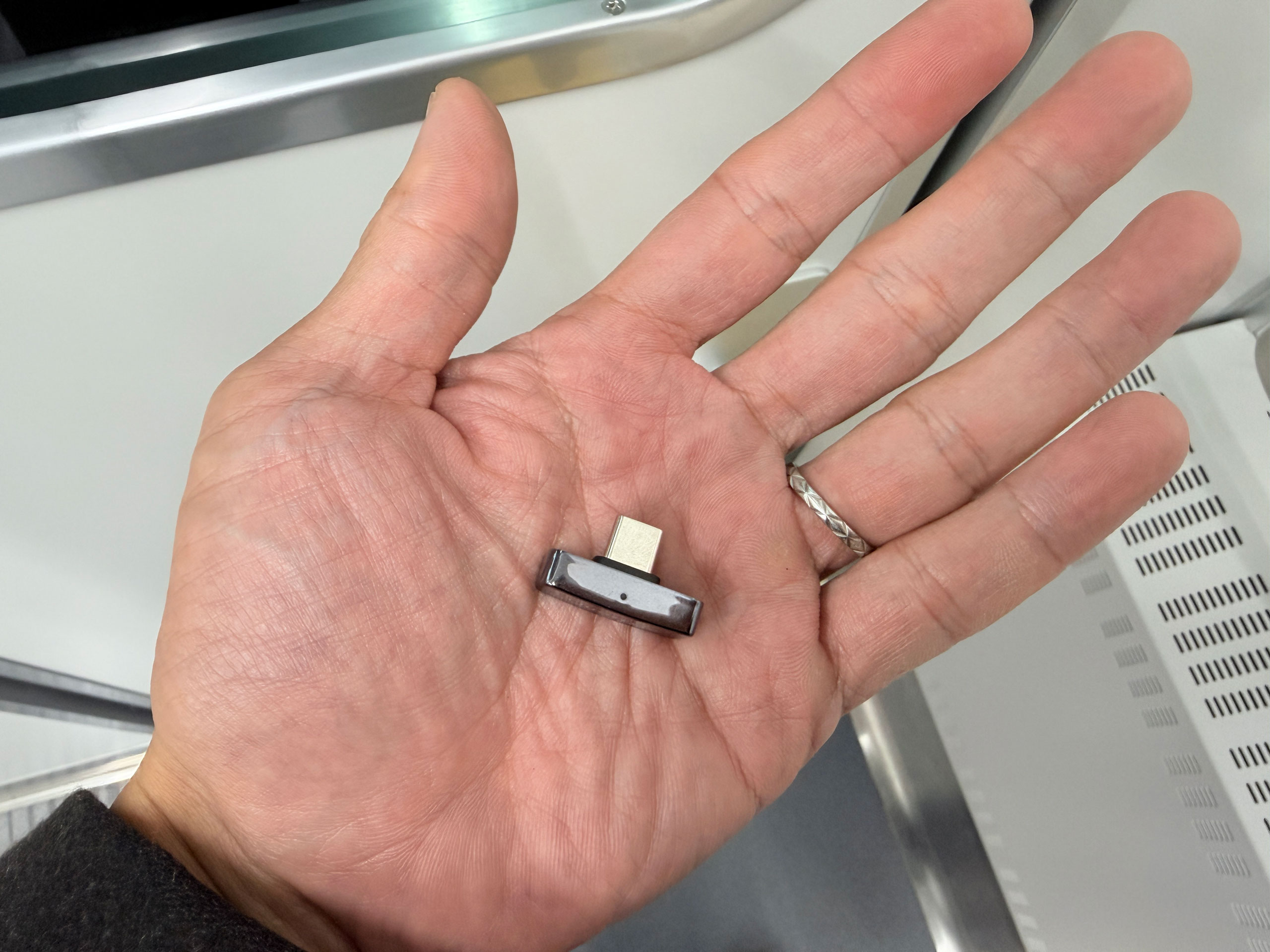 iPhoneの音楽をよりよい音質で【Technics EAH-AZ100・Questyle Audio