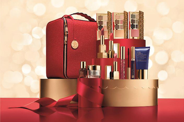 エスティ ローダーのクリスマスコフレ、アイ＆チークパレット3種含む