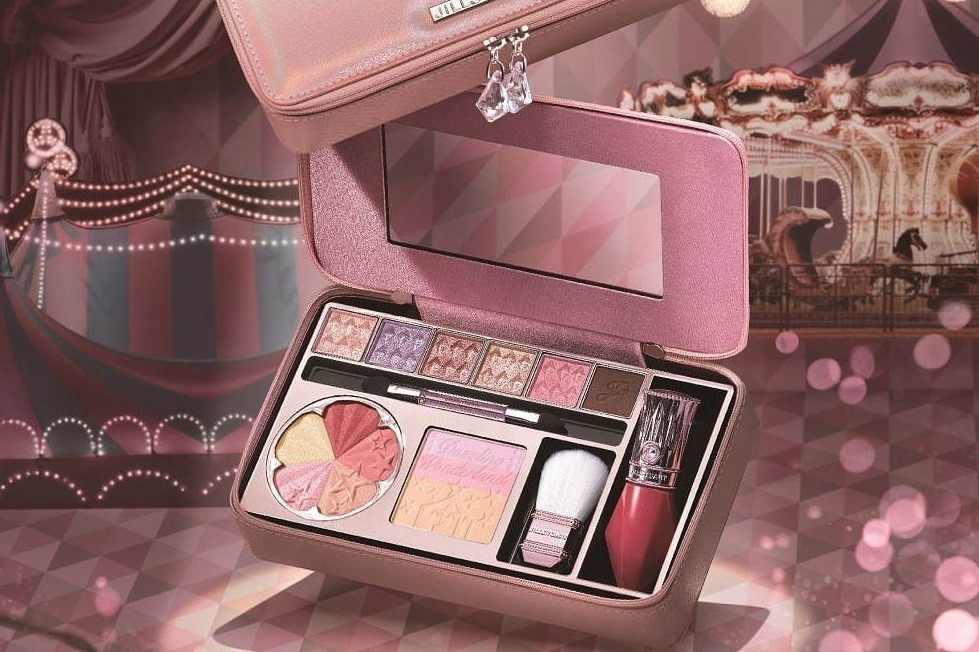 ジルスチュアートのクリスマスコフレ2020、“星やダイヤ”が煌めく