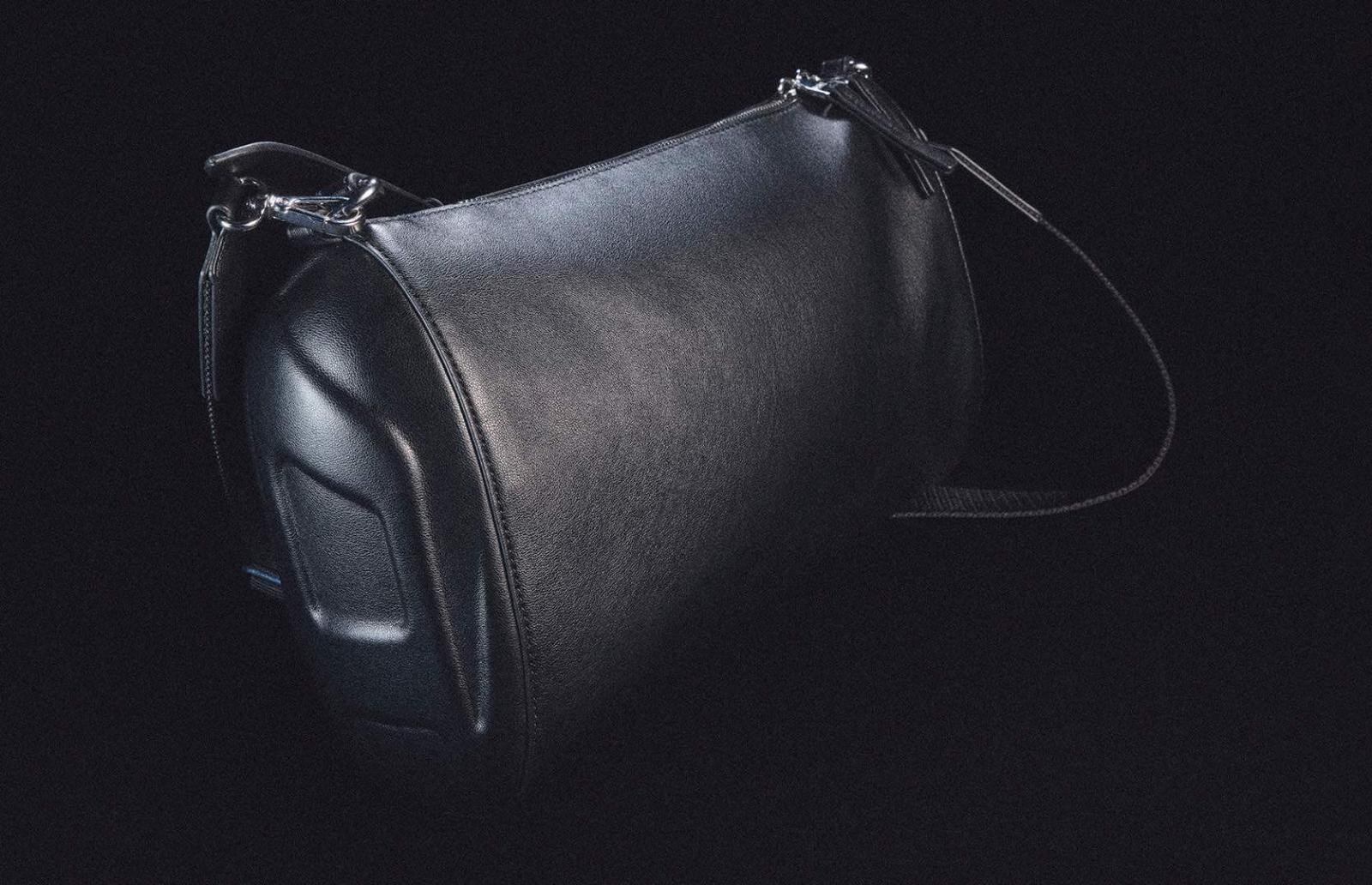 ディーゼル“ロゴ入り”幅広ストラップのハンドバッグ、ヴィンテージ風