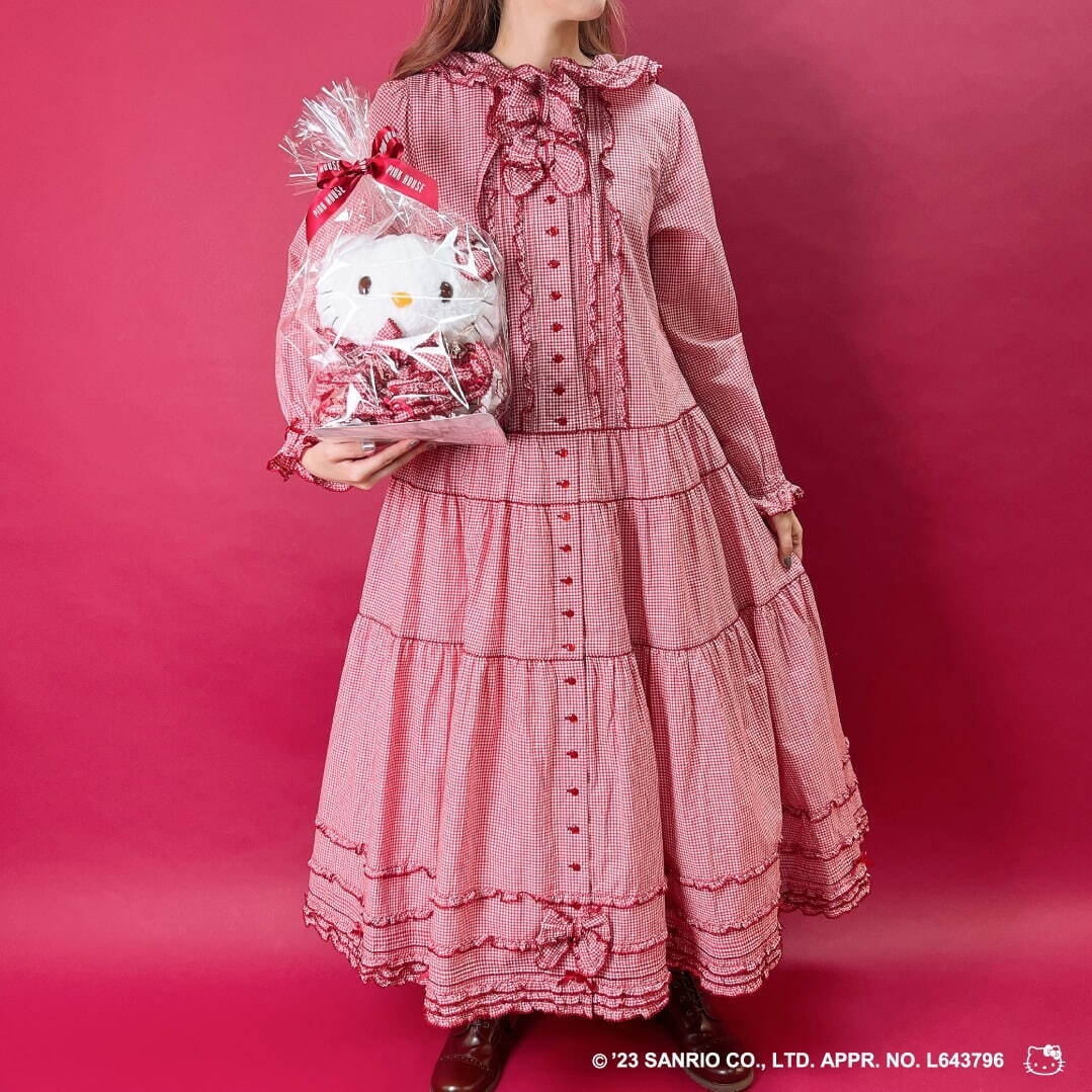 ピンクハウス、ハローキティとのコラボワンピース＆ローズ柄シューズ