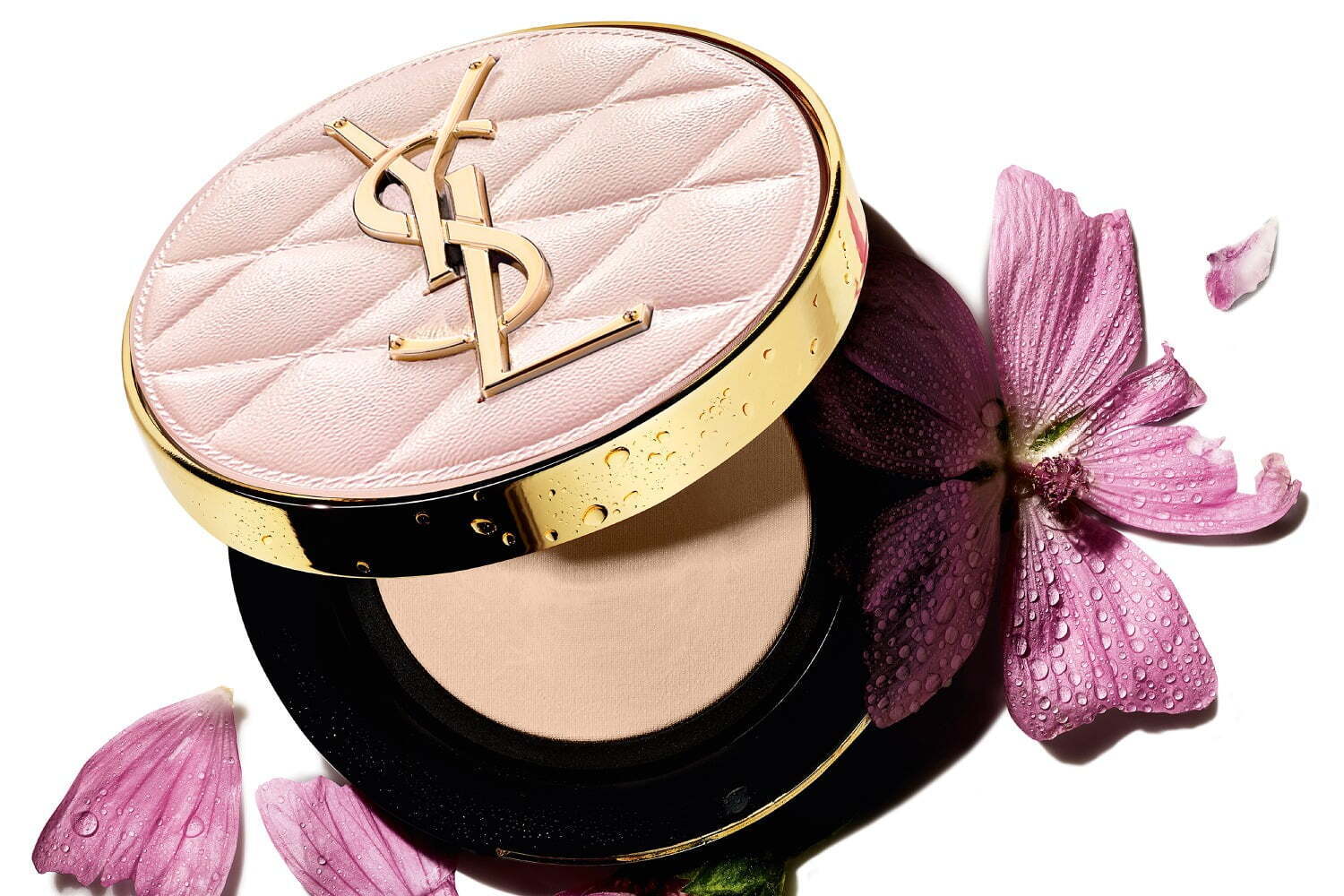 イヴ・サンローラン24年新春コスメ、名品クッションファンデに