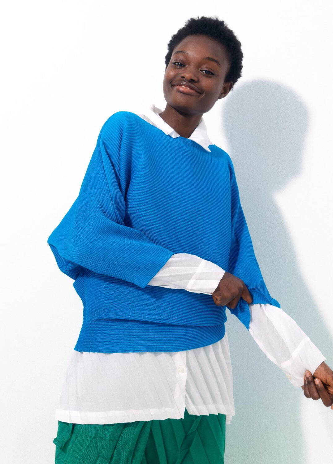 ミー イッセイ ミヤケ24-25年秋冬、花のストレッチプリーツウェアや