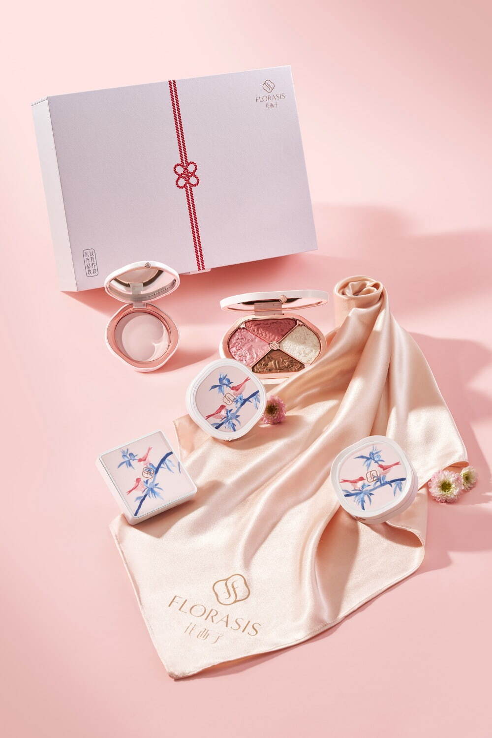 中国コスメ「花西子」“風呂敷入り”伝統刺繍パッケージのコスメキット