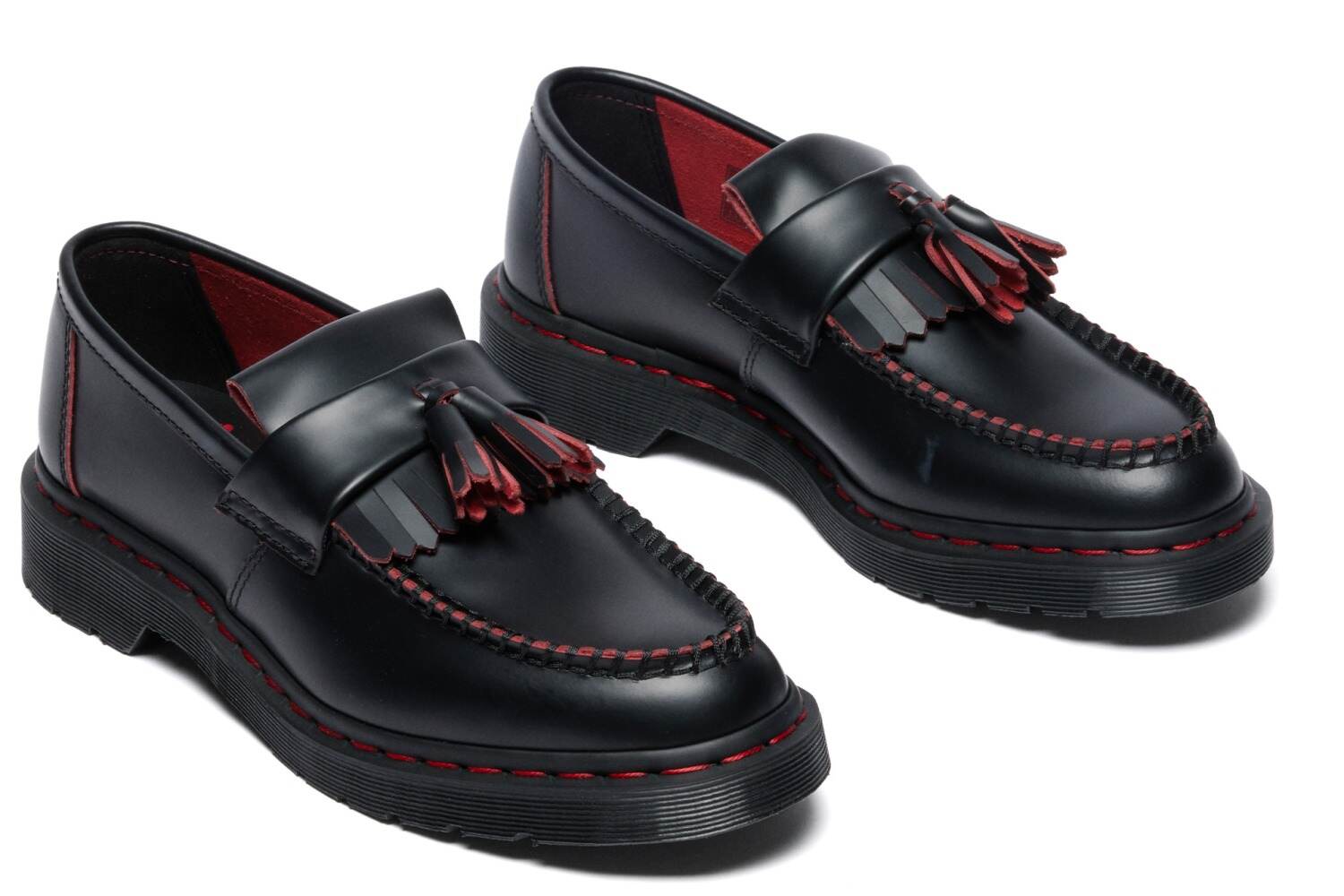 ドクターマーチンのローファー「エイドリアン」“レッド覗く”タッセル