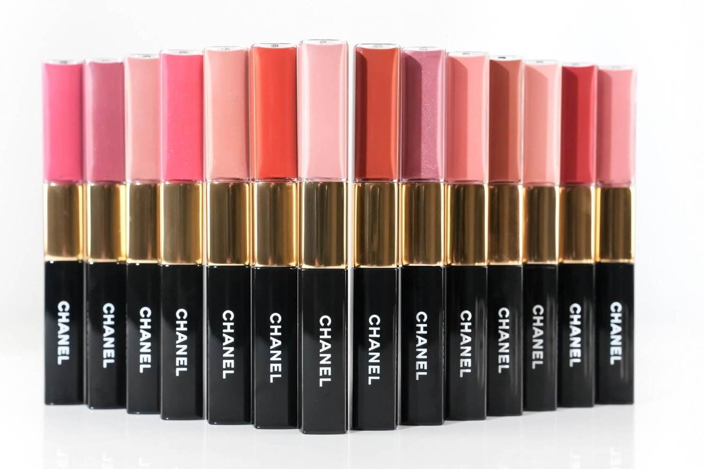 シャネル“最強に落ちにくい”2in1リップ全店発売スタート、透明グロスを