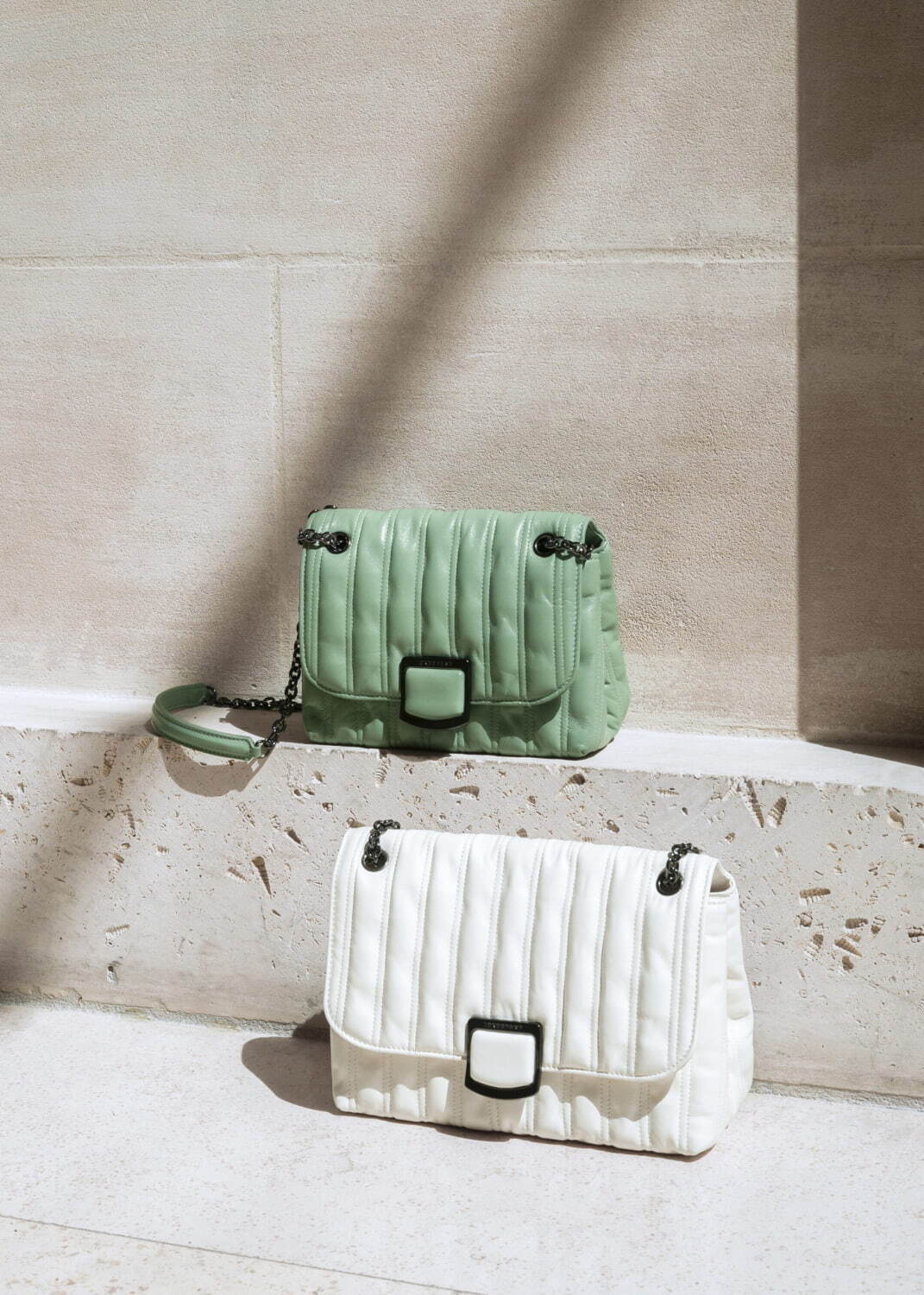 ロンシャン”ふわふわブリオッシュ”着想のキルティングバッグ、くすみ