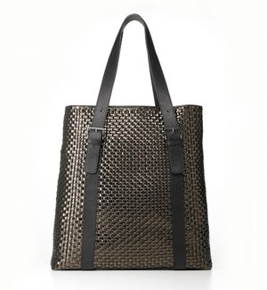 アンテプリマ(ANTEPRIMA)から初の男性用ワイヤーバッグがついに登場