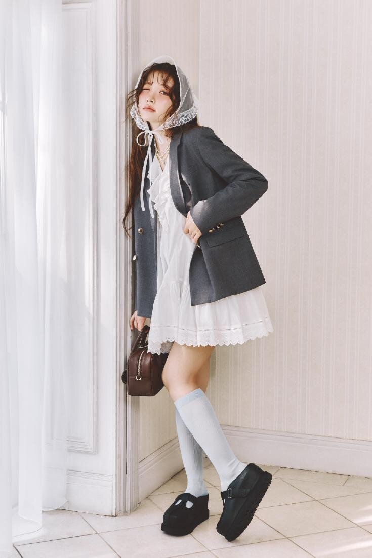 UGGの厚底レザーシューズ「ゴールデンスター ハイ クロッグ」完売