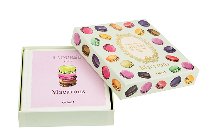 ラデュレから、レシピ本が登場 - 130種のマカロンを愛らしいイラスト
