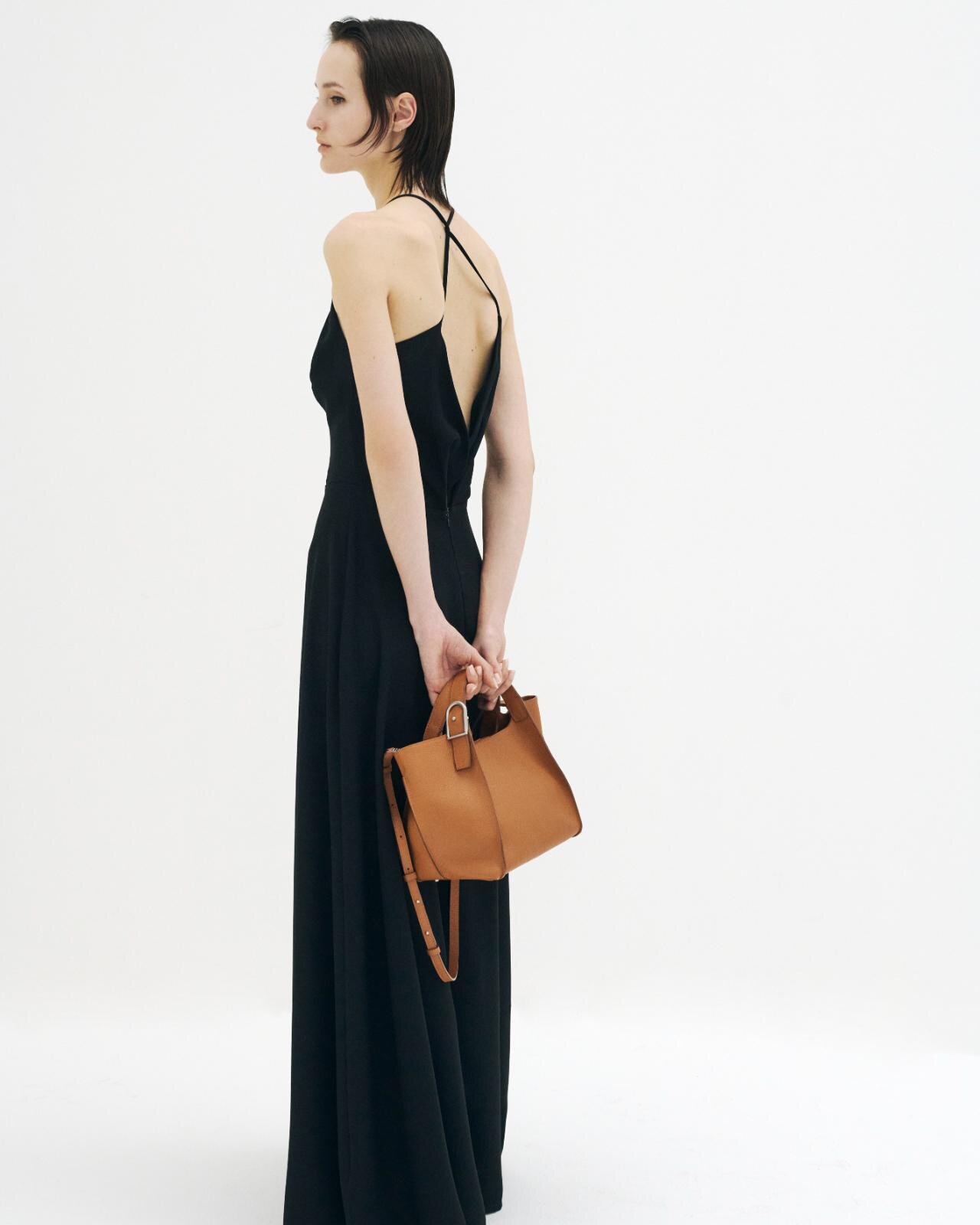 土屋鞄の上質レザートートバッグ、すっきりシンプルなシボ型押し牛革