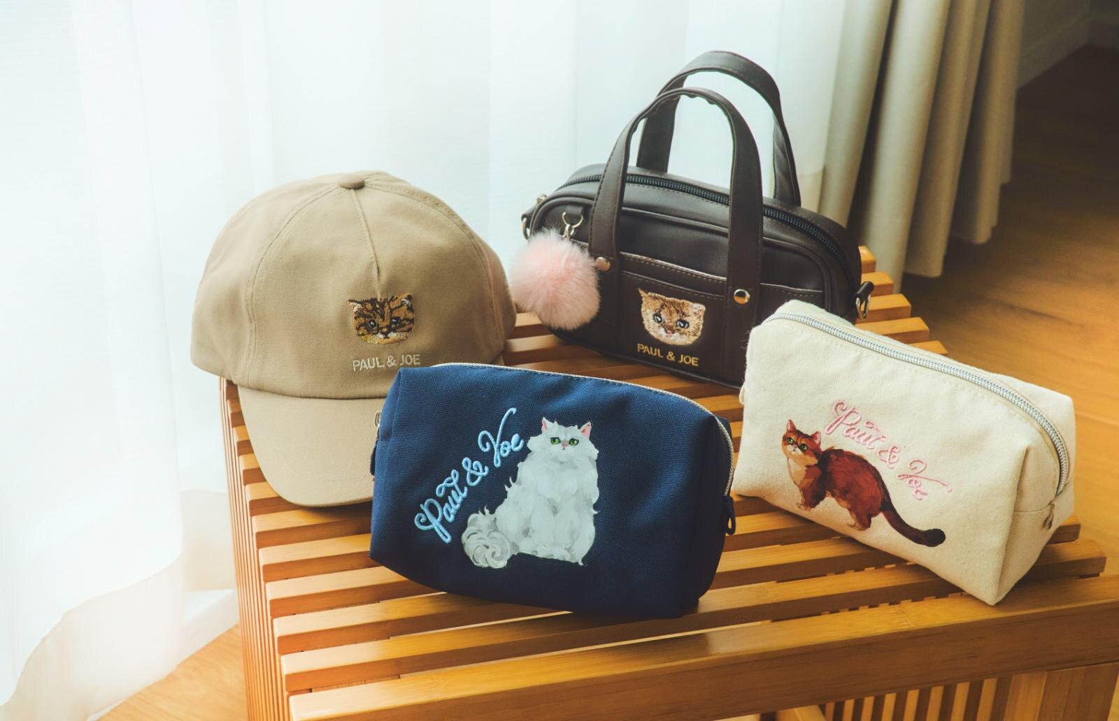 ポール & ジョー“ちょこんとお座り猫”のソックス＆刺繍入りスクール