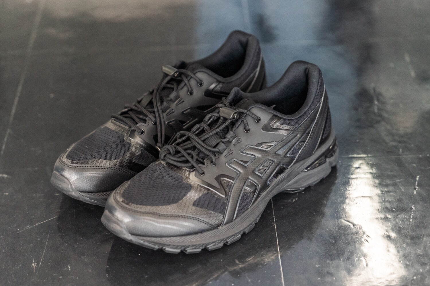 メンズ黒スニーカー[2024年春夏]カジュアルコーデに合わせたい、人気