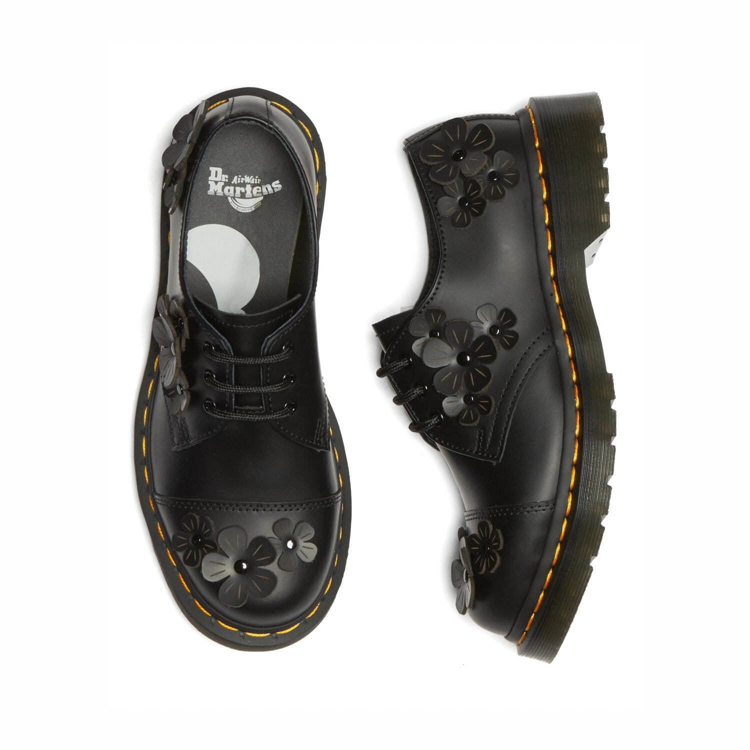 ドクターマーチン“モノトーン×フラワーモチーフ”新作シューズ、花