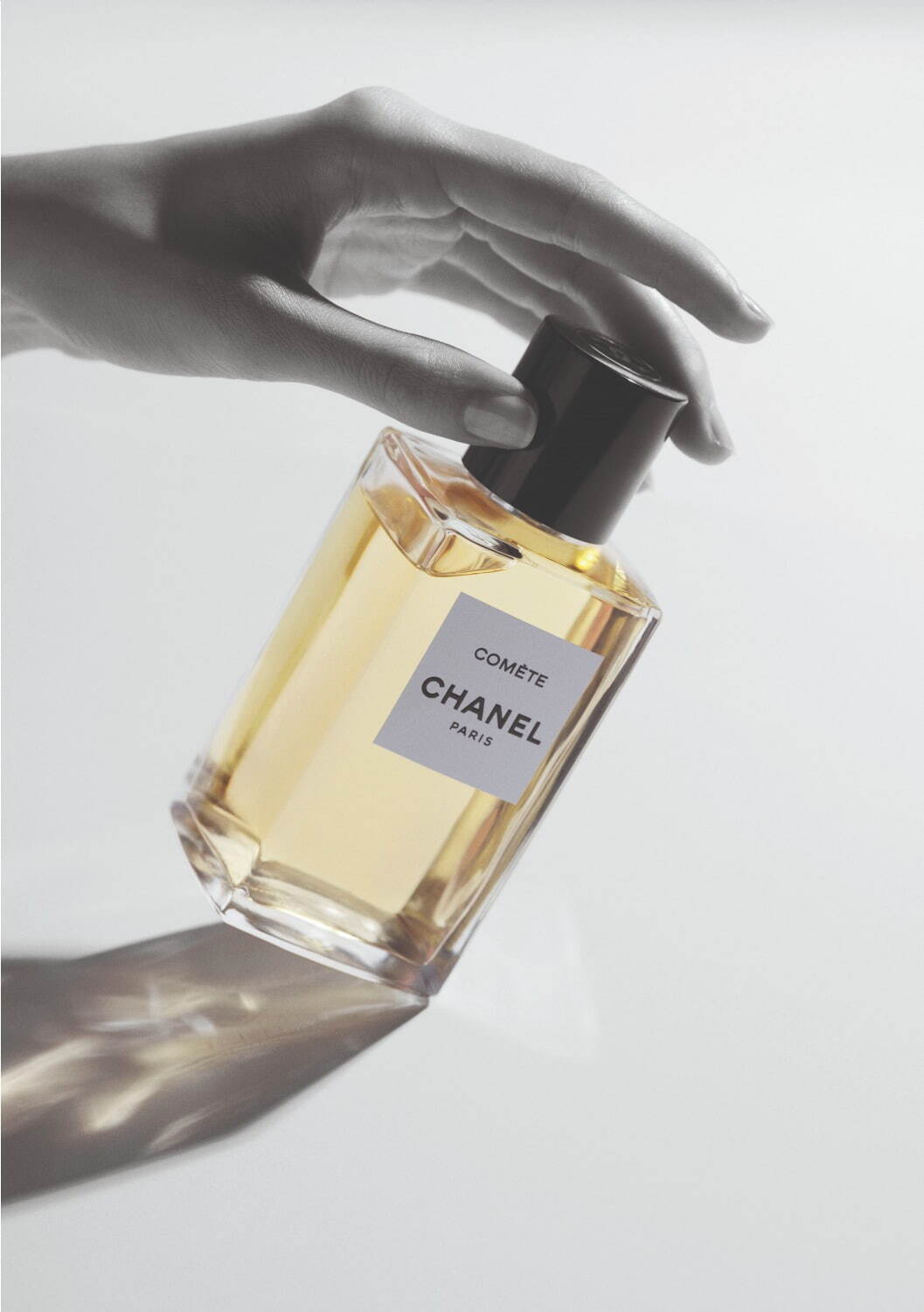 シャネル24年夏フレグランス、コメット(彗星)着想“夜空に煌めく