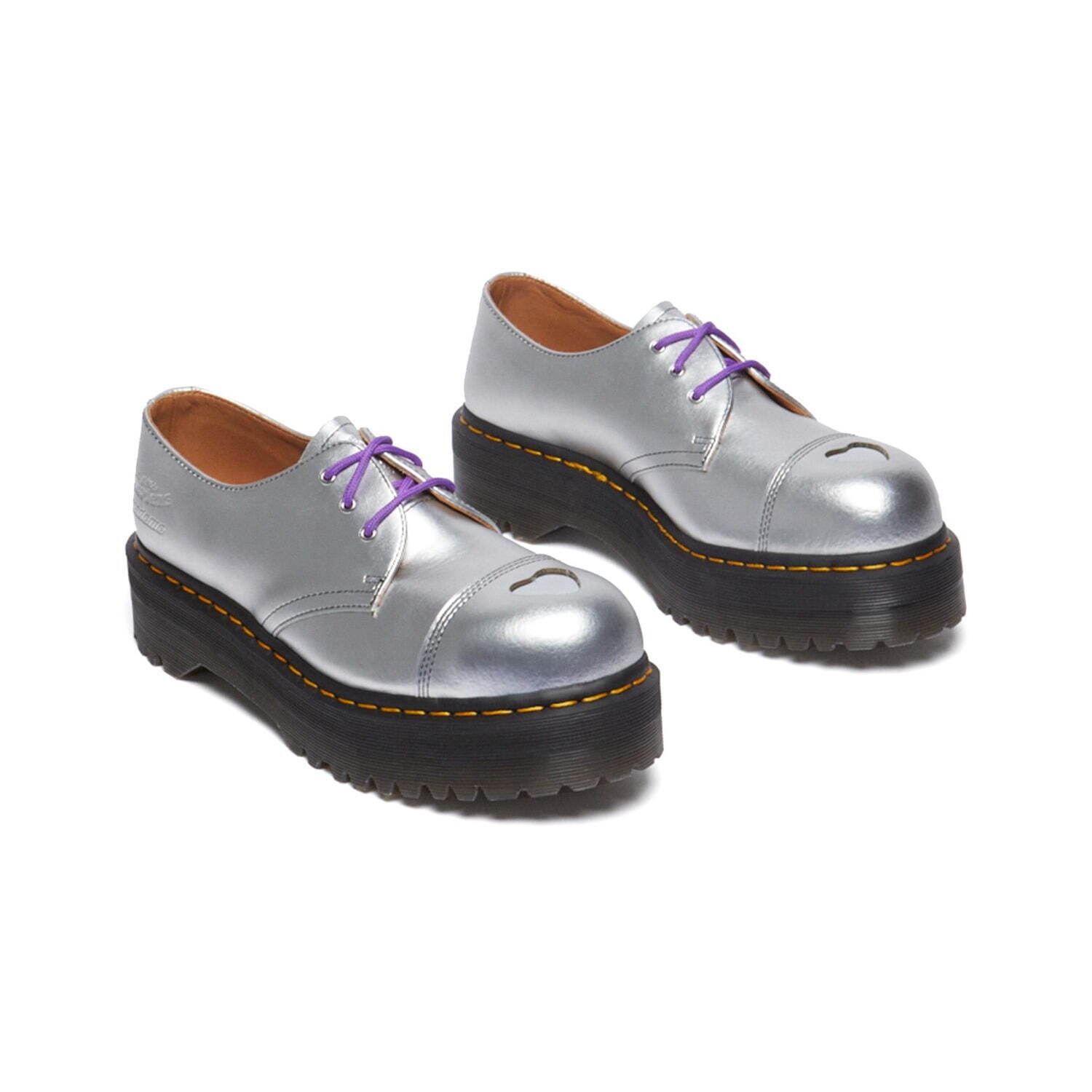 ドクターマーチン×メイドミーのコラボ厚底シューズ、“ハート型カット