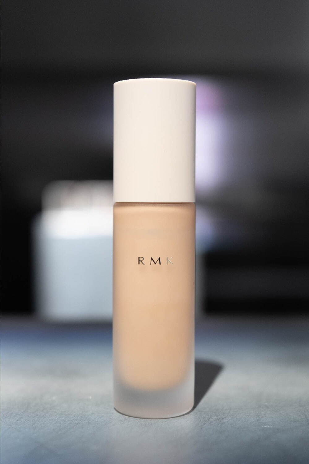 RMK25年春ベースメイク、看板コスメ「リクイドファンデーション」肌